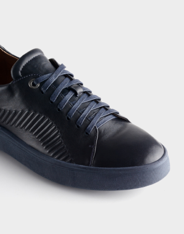 Contrast sole sneakers